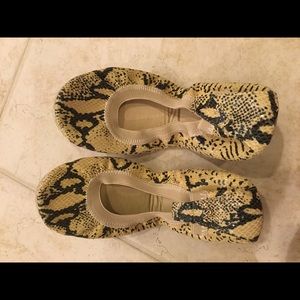 Yosi Samra nude snakeskin ballet flat NIB